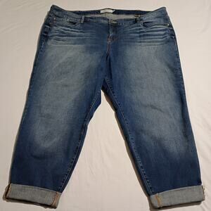 Torrid 28R Medium Wash Whiskered Denim Jeans Straight/Skinny Leg Cuffed or Not